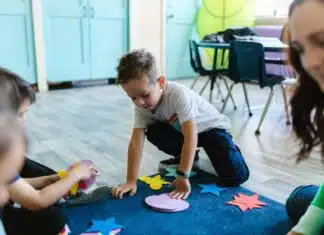 Comprendre et répondre aux besoins spécifiques des enfants atypiques