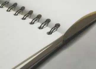 Les avantages d’utiliser un cahier Seyès pour améliorer son écriture