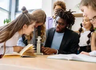 Les étapes pour devenir éducateur spécialisé : tout ce que vous devez savoir