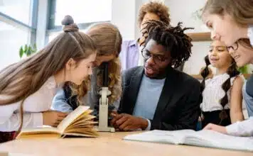 Les étapes pour devenir éducateur spécialisé : tout ce que vous devez savoir